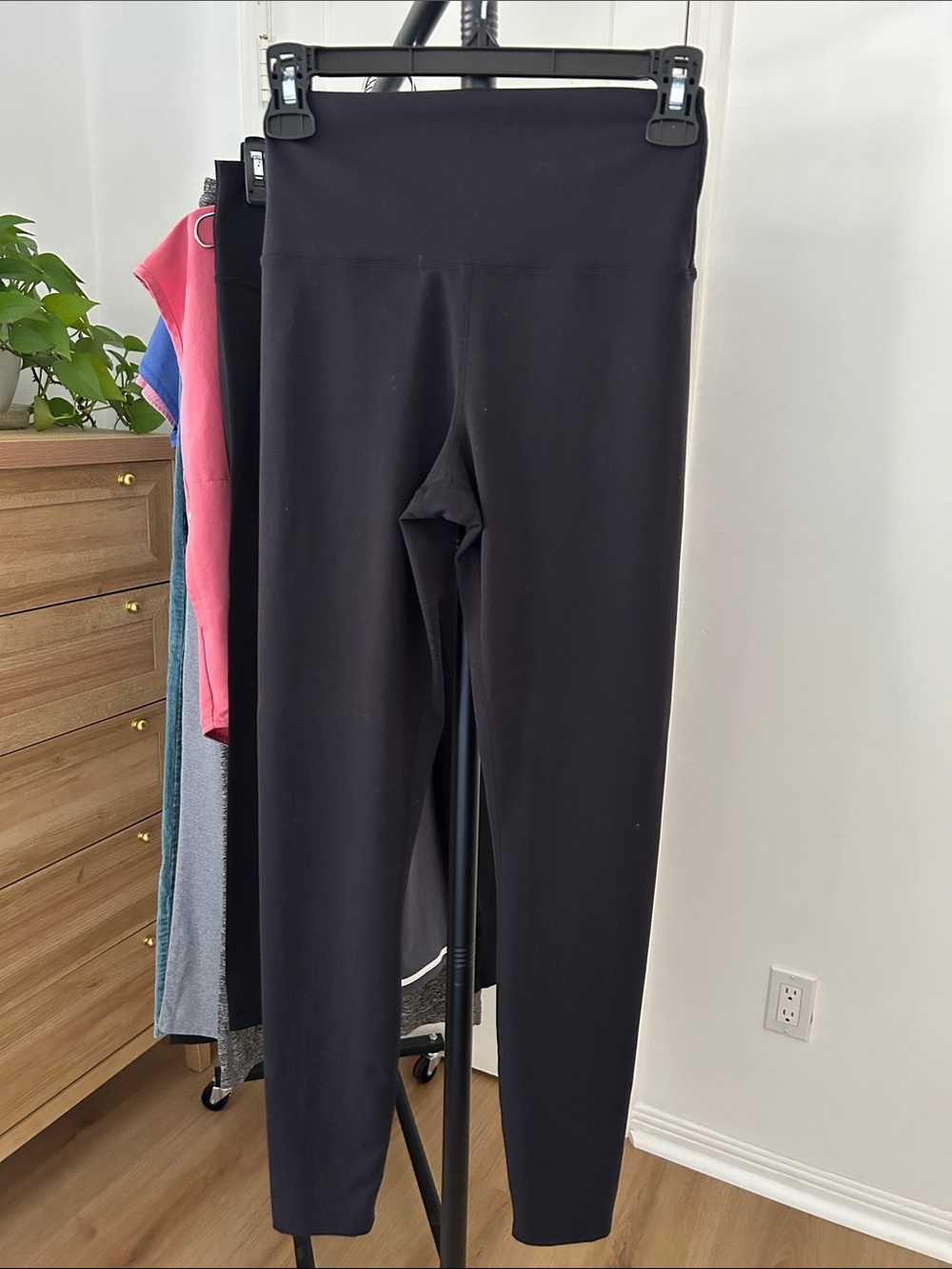 Beach Riot Sport Leggings. Best for XS/S. 25” inseam, 12” waist.